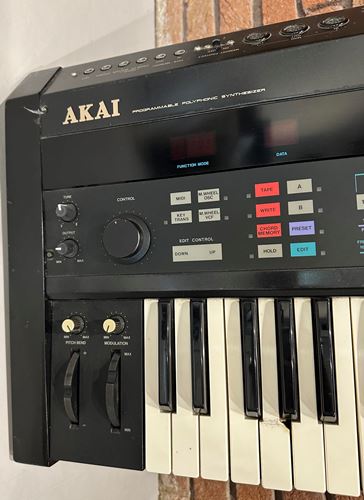 Akai-AX80 with Tauntek firmware
